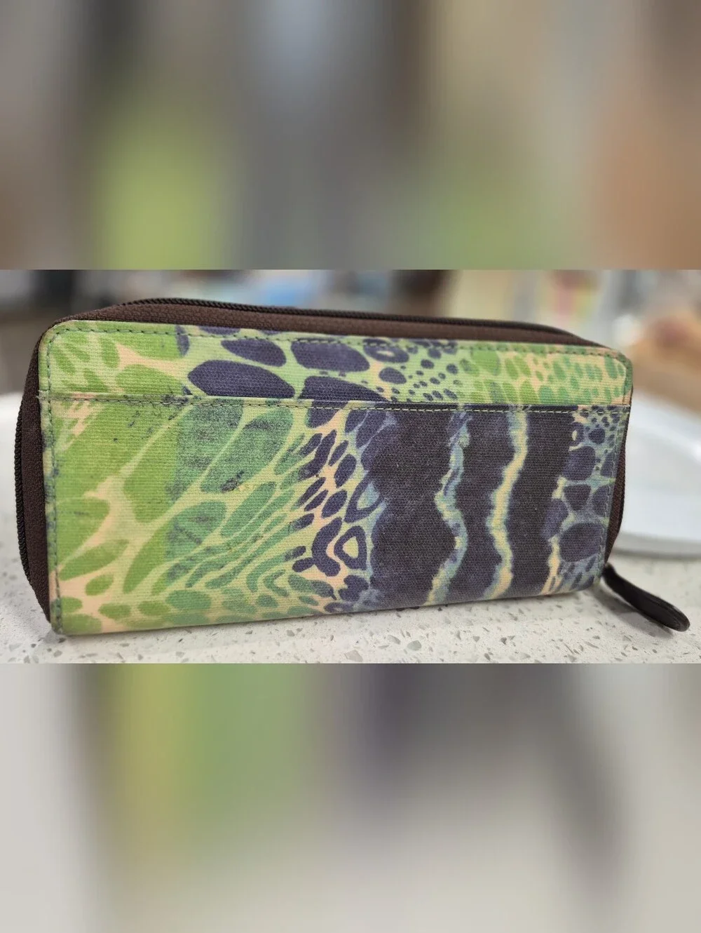 Tommy Bahama  Patterned Zip Wallet